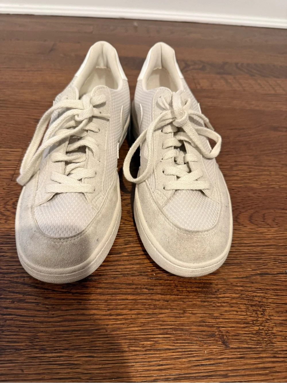 Veja Cream Lace-Up Low-Top Sneakers